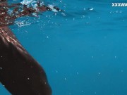 Venezuelan Beauty Alluring Underwater Showcase 16/16