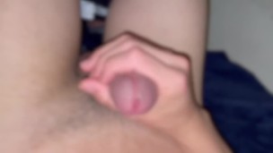 ベッドでオナニー