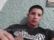 Hermoso Hombre se Pajea sin que su madrastra lo escuche 2/16