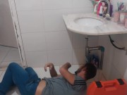 atendi o encanador de vestido sem calcinha! quero o pau dele será que consegui? 1/16