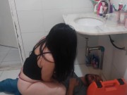 atendi o encanador de vestido sem calcinha! quero o pau dele será que consegui? 13/16