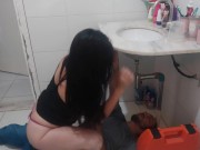 atendi o encanador de vestido sem calcinha! quero o pau dele será que consegui? 8/16