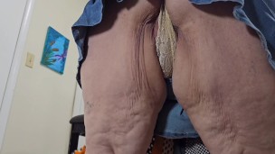 Big ass milf seducing with wide open legs