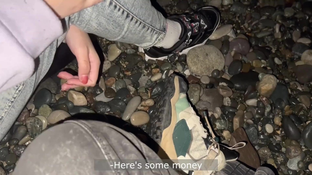Undressed ON the STREET and sucked for money - 無料セックスビデオ - RedTube