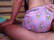 Me folla con la pijama puesto y las medias para el frio, pene sin preservativo me penetra muy rico 4/16
