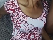 💦 Latina de lentes sudando llena de leche en el cuerpo y la puchita 1/16