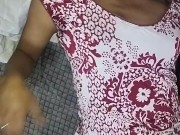 💦 Latina de lentes sudando llena de leche en el cuerpo y la puchita 4/16