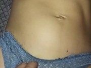 💦 Latina de lentes sudando llena de leche en el cuerpo y la puchita 5/16