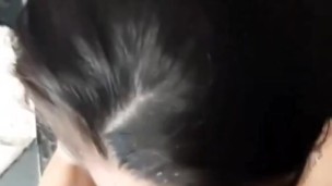 Doppia pisciata in faccia!Piscio per la  volta in faccia a mia moglie e non le dispiace affatto