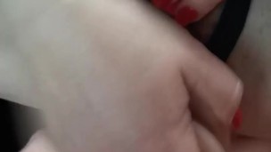 mi masturbo nel bosco in auto due toys nella figa e ho un orgasmo bellissimo