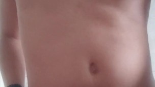 Una paja muy rápida con mucha leche🔥