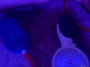 Ласкает мокрую киску и кончает от МАССАЖЕРА ДЛЯ ОРГАЗМОВ - Screenshot 10 of 16 - Мастурбация