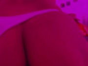 Me siento en una polla de mi vecino 1/16