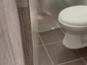 espio a mi vecina mientras se baña y le pruebo sus enormes tetas 1/16