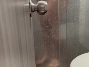 espio a mi vecina mientras se baña y le pruebo sus enormes tetas 3/16