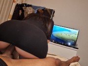 ME SUBO ENCIMA DE LA POLLA DE MI MEJOR AMIGO Y EMPIEZO A MOVER EL CULO HASTA QUE SE CORRE DENTRO 1/16