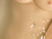 oiling up and cumming in the bath 15/16