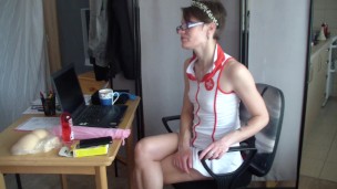 Two doctors fucking during a break at work - part1