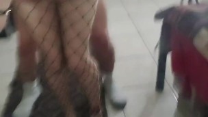 Me grabo como me dan fuerte frente al espejo