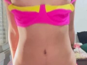 Safada de biquíni se exibindo pra câmera antes de ir para piscina 10/16