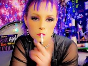 Laurasquirts with smoke shaking ASS 4/16