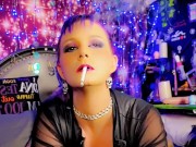 Laurasquirts with smoke shaking ASS 5/16