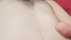 Ragazzo che sborra colante sul petto (Amatoriale Ita)
