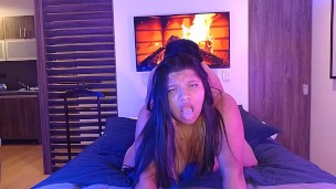 Por qué no Mejor me Agarras del Pelo y me Pones a Cuatro Patas,asi Quizas me Quitas el Estres