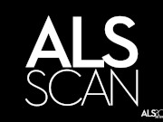 Freya Von Doom Squirting Orgasm on a Swing 1/16