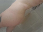 I masturbate in the shower and I love feeling wet 7/16