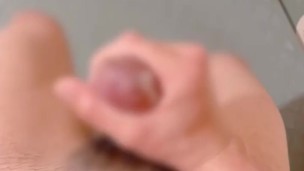 シャワールームでオナニー