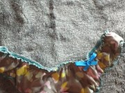 uso las tangas de mi vecina imaginando que es ella y le hago cum 5/16