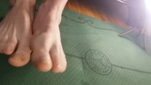 FEET POV KIEF GETTING HIGH