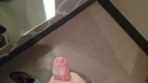Risky Masterbation In The Fitting Room