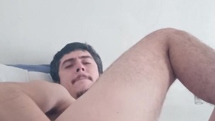 Hombre guapo se dedea el ano - buen culo