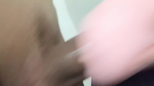 Homem se Masturbando com Brinquedo Erótico Buceta e Gozando Gostoso