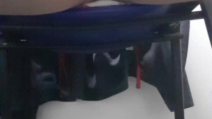 MASAJEANDOME LOS TESTICULOS