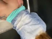 Ruiva gostosa é pega de surpresa no elevador e acaba caindo de boca antes de levar piroca na buceta 13/16
