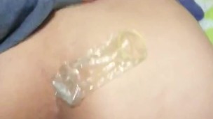 Me quito el condon y me vengo en las nalgas de mi cuñada para que le enseñe el video a su esposo