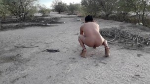 linda trans desnuda en publico con tacones altos muy caliente se masturba disfrutala