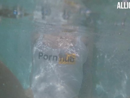 25K Merci ! - Ouverture de ma BOX PORNHUB 25 000 Abonné ! On finis par une bonne baise SOUS L'EAU