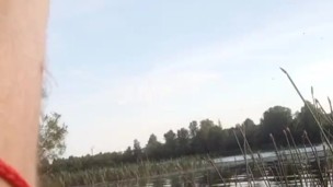 andkvcat подрочил на речке в белых трусиках