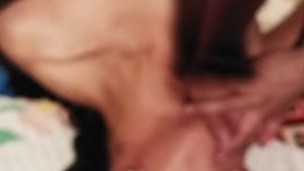 💦 Me vengo a Squirts y me llena de leche la puchita