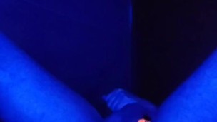 MARIQUITA JUEGA CON UN DILDO
