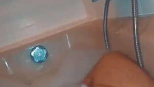 Bonne éjaculation dans le bain