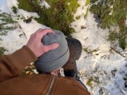 PETITE RANDONNEUSE ME SUCE DANS LES BOIS SOUS LA NEIGE 8/16