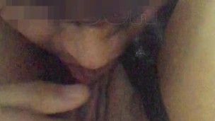 Le chupo la panocha a mi roomie despues de que llega de ver a su novio