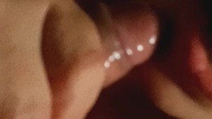 Succhiare il cazzo del figliastro finché non mi viene in faccia da vedere!!!