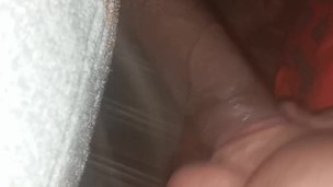 Me chupa la verga a escondidas