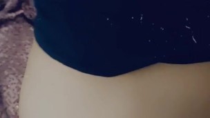 Me acomodo yo solita para que me la meta en el culo